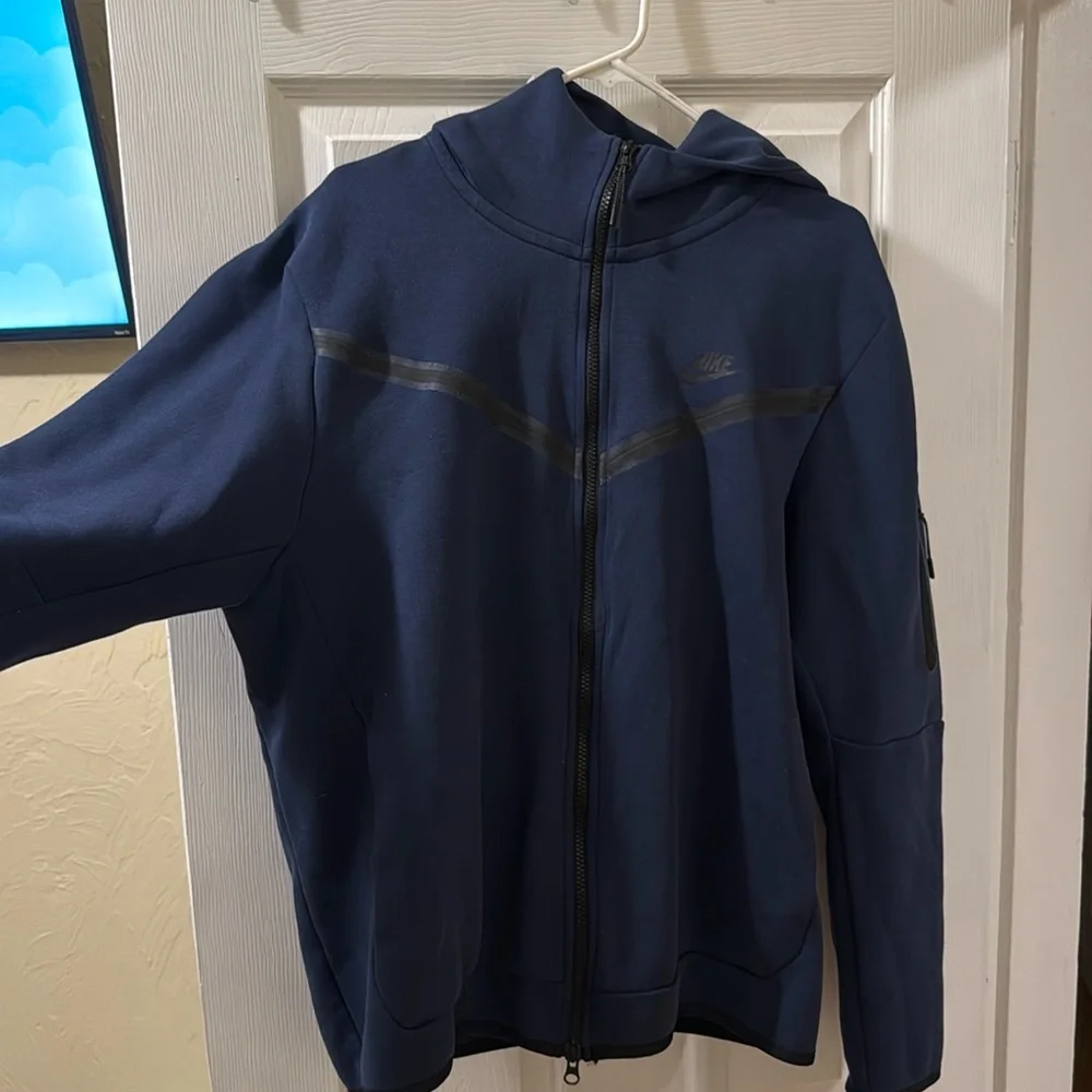 Nike tech - Picture 1 of 3